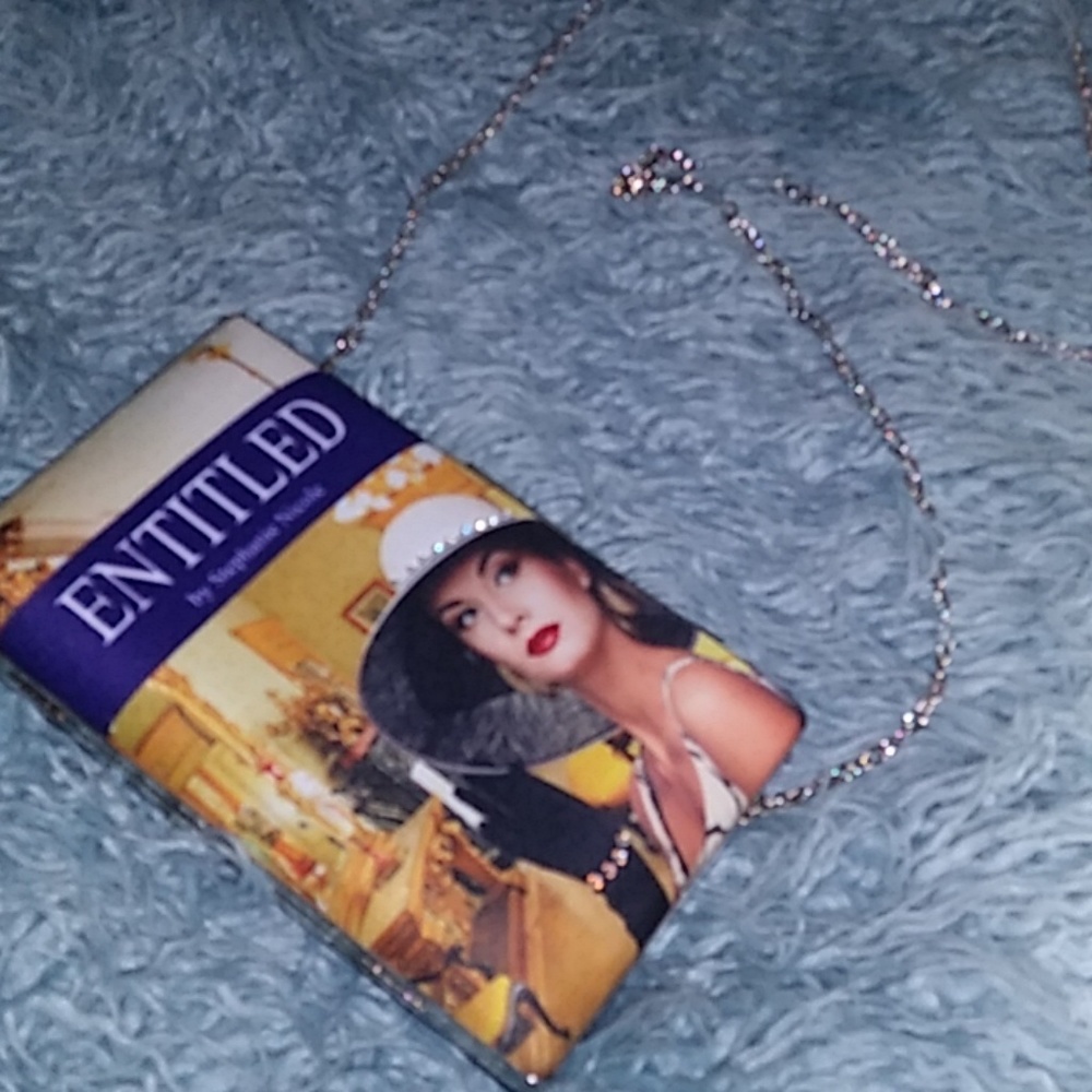 Book purse